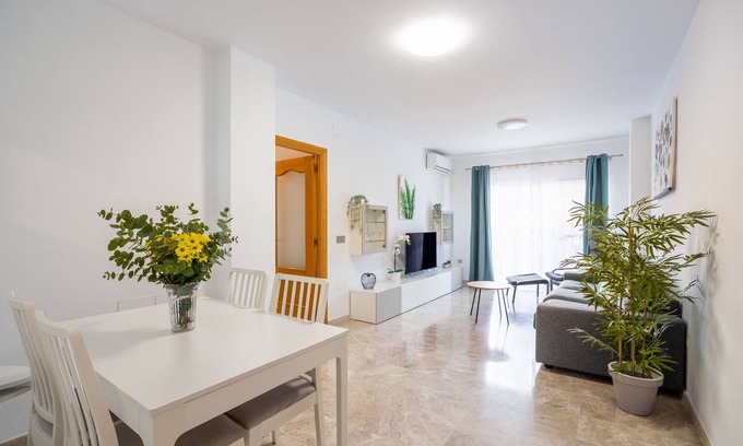 Fuengirola Apartment | Family-Friendly : Renovated 110m2 Apartment with A/C, Wheelchair Access, Pool