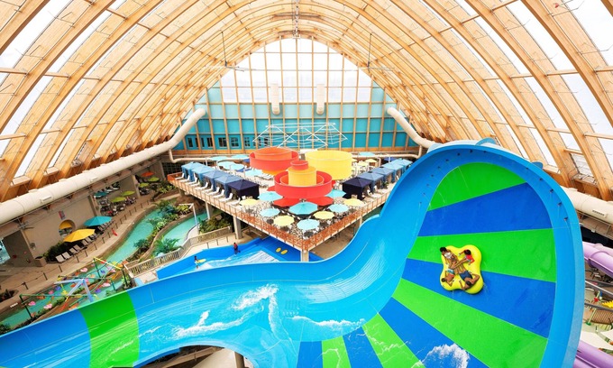 Circleville Resort | Family-Friendly Resort with Indoor Waterpark! Spacious Family Room with Patio!