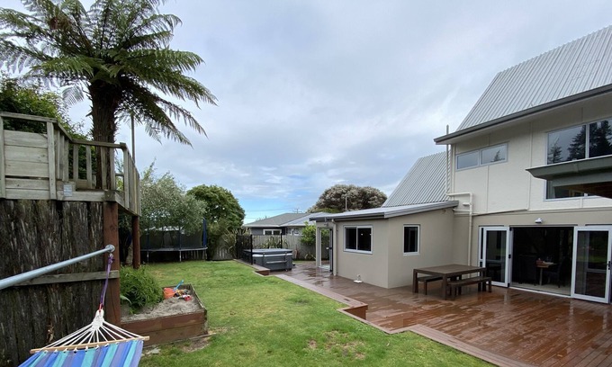 Lynmore House | Family friendly retreat close to forest and lakes.