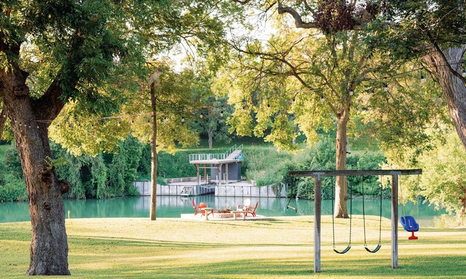 Seguin House | Family Friendly Riverfront Home on Guadalupe. Large yard, kayaks, near downtown
