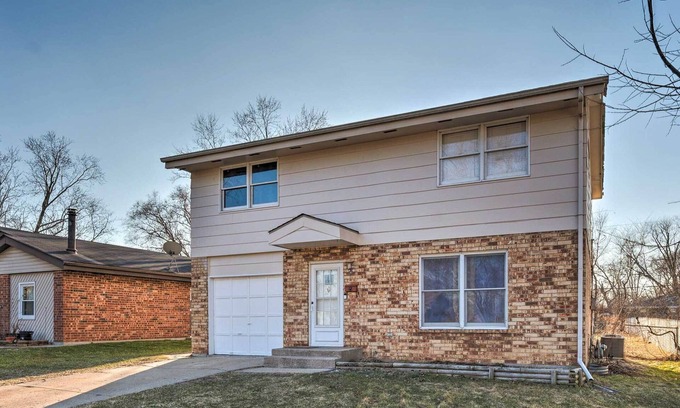 Rockford House | Family-Friendly Rockford Home w/Private Yard!