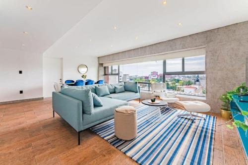 Zona Rosa House | Family friendly Roma Condo 247 Security Parking