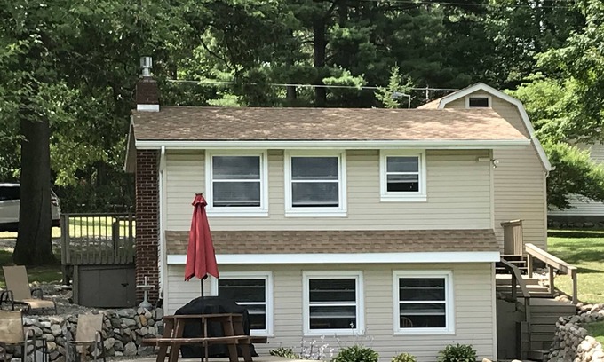 Reading Cottage | Family-friendly, rustic cabin on beautiful Long Lake