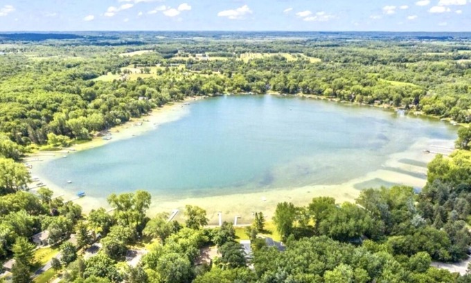 Honey Creek House | Family Friendly Sandy Beach Lake Home! Your 3Bed, 2Bath Escape For All Seasons!