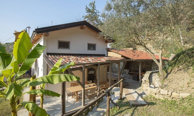Piran House | Family-Friendly Serene Retreat Holiday Home - Four Bedroom Holiday Home with Terrace