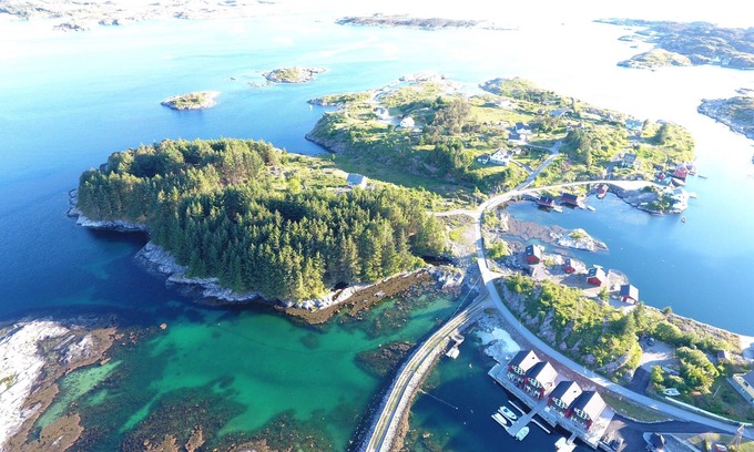 Oygarden House | Family friendly. Situated right on the waterfront. Charter. 2 bedrooms.