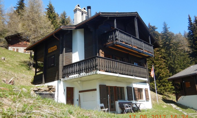 Bettmeralp Ski Chalet | Family-friendly three-family chalet "Thomson" on the Bettmeralp