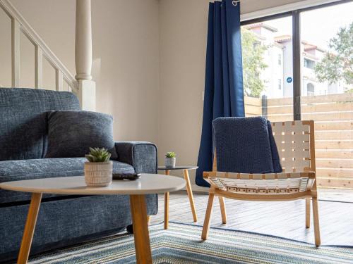 University House | Family Friendly Townhome near USF
