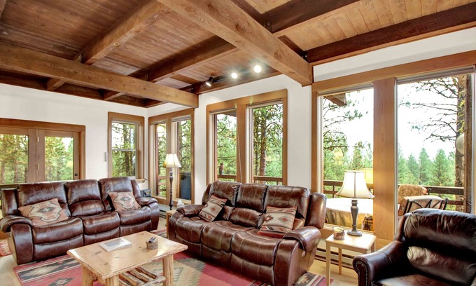 New Meadows House | Family Friendly Tree House Cabin
