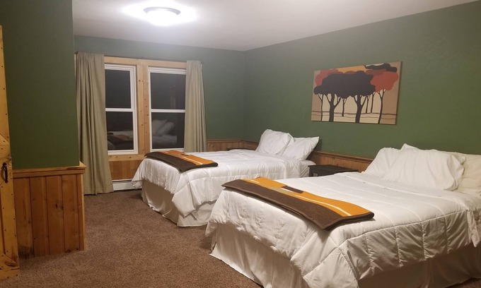 Nevis House | Family Friendly Two Bedroom Next To Paul Bunyan State Forest & Trails