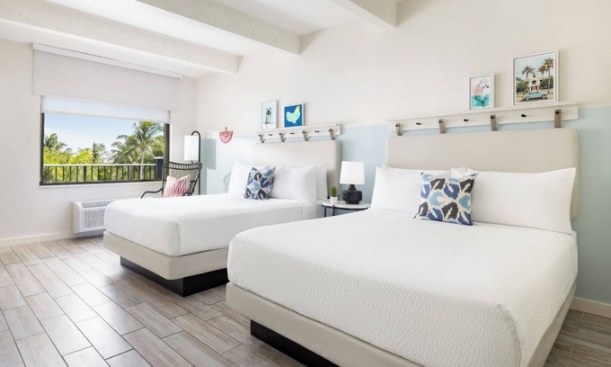 New Town Hotel | Family-Friendly Two Queen Beds Room Near Key West Hotspots