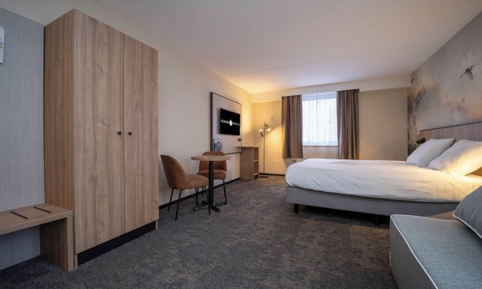 Arcen Hotel | Family-Friendly Unit Close to Brewery and Nature Free Breakfast