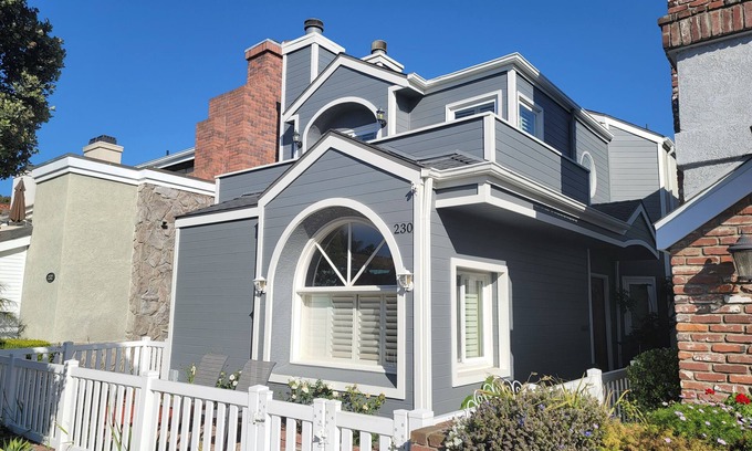 Old Towne House | Family Friendly Vacation Beach House-2 Minute Walk to the Beach