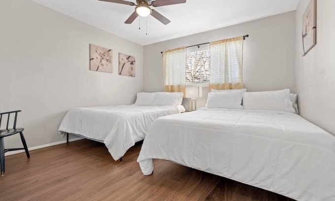 Central Arlington Apartment | Family Friendly & Very Clean! Walk to AT&T Stadium! 2 Queen Beds