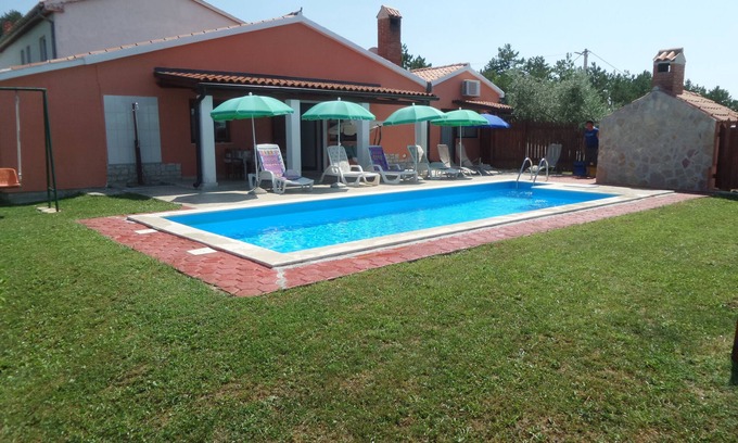 Buzet Villa | Family-Friendly Villa Belvedere with great garden and private pool