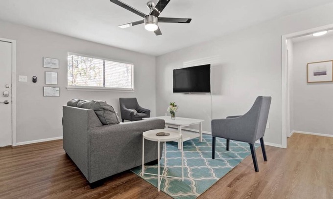 Central Arlington Apartment | Family Friendly! WALK to AT&T Stadium. Spacious & Clean.