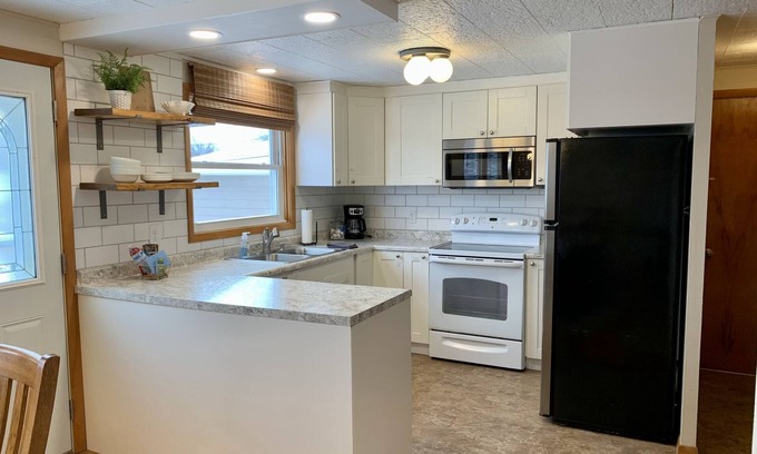 Sioux Falls House | Family-Friendly with King Bed and Garage!
