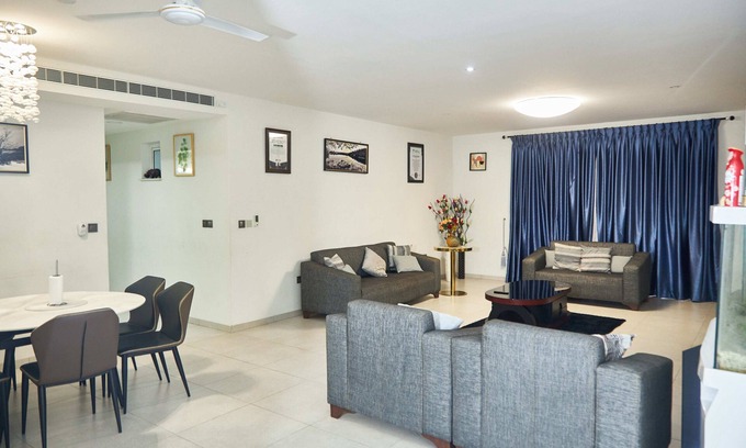 Accra Apartment | Family-Friendly & Work-Friendly Elegant Apartment close to shopping mall & beach