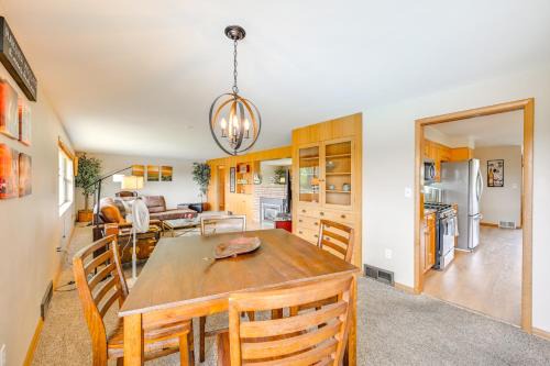 Yakima House | Family-Friendly Yakima Escape with Yard and Pool!