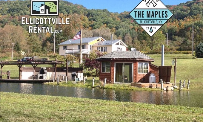 Ellicottville Ski Chalet | Family & Friends Retreat w/HotTub, Amazing Views, 5 big bedrooms & 14 acres