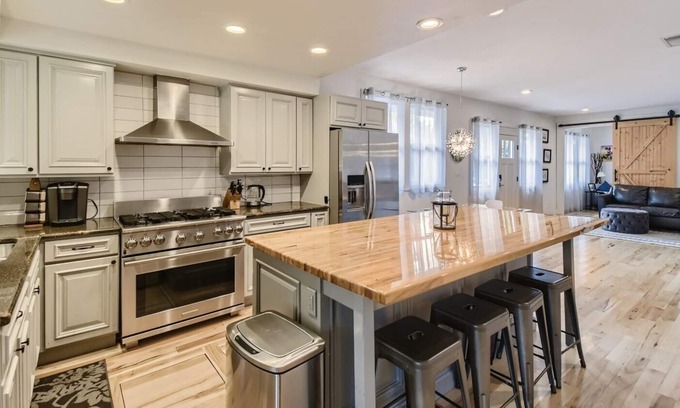 Littleton House | Family Fun-5 bedroom house-Hot tub-Dog Friendly
