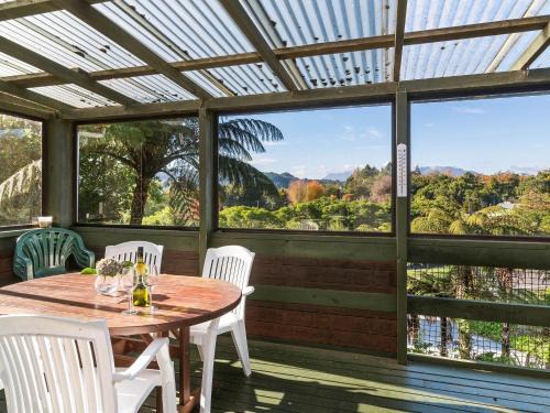 Lake Tarawera House | Family Fun at The Lake - Lake Tarawera Home