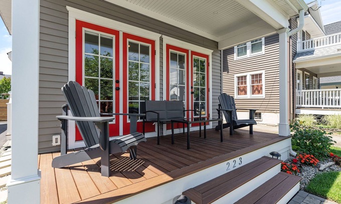 Wall House | Family Fun Beach Vacation: 1.5 blocks to ocean. Bonus Roof Top Patio