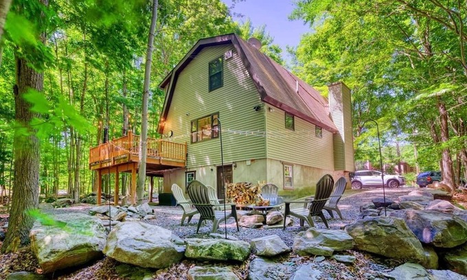 Lake Ariel Ski Chalet | Family Fun in The Poconos at The Rosewood Hideout