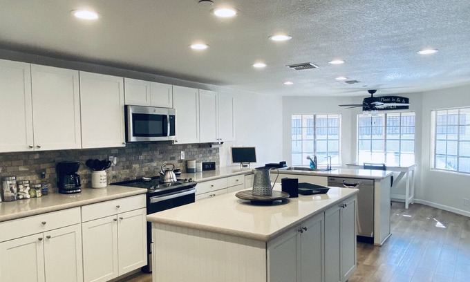Sunridge Estates House | Family Fun River, Lake, Desert Home w/Game Room!