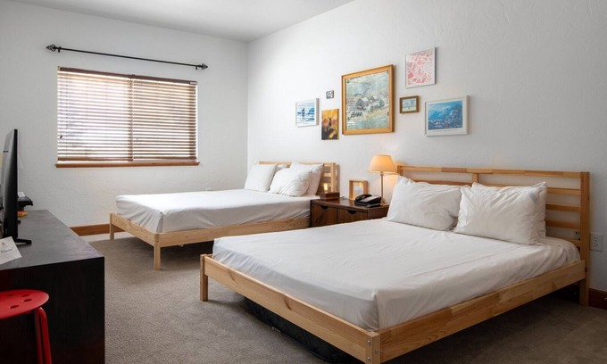Midway Villa | Family Fun Vacation~Heated In/Out Pool, Spa Villa 2043-Q