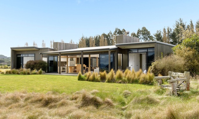 Kinloch House | Family gatherings are made for a place like this. Architecturally superb home !