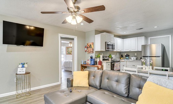 Bearss Plaza House | Family Getaway 11 Mi to Dtwn Tampa Pets Welcome!