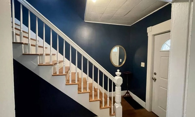 Rutland House | Family Getaway Cozy 4BDR Home