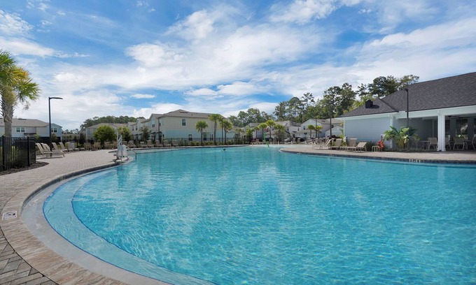 St. Augustine House | Family getaway! Pool, Gym, Near Beach, Jax & Historic St. Aug