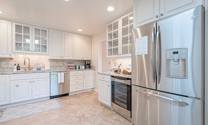 White Stone House | Family Getaway w Dock Kayaks Firepit & More