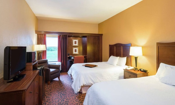 Selinsgrove Hotel | Family Haven - Explore the Susquehanna Valley! Parking | 2 Units