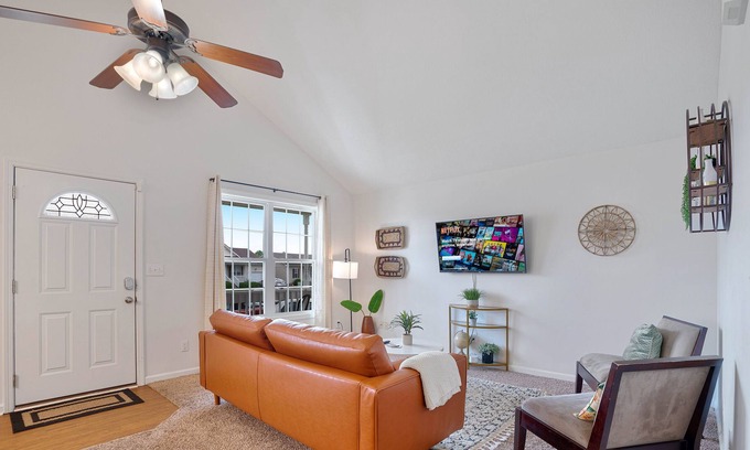 Clarksville House | Family Haven: Inviting 3 Bedroom, 2 Bathroom Home with a Safe Fenced Backyard