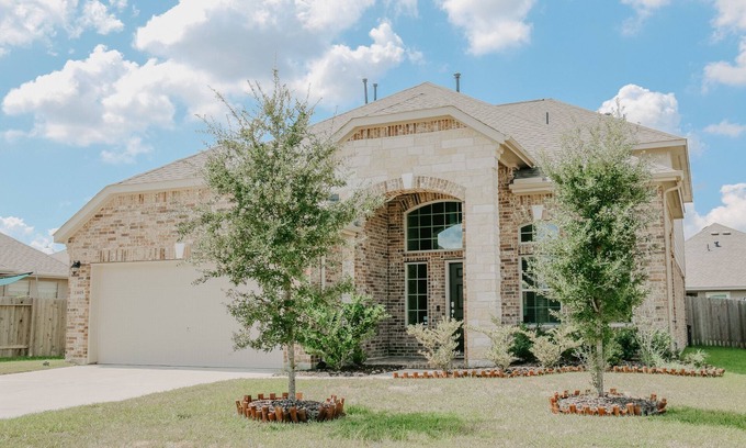 Barrett House | Family Haven: Spacious 4-Bedroom Retreat!
