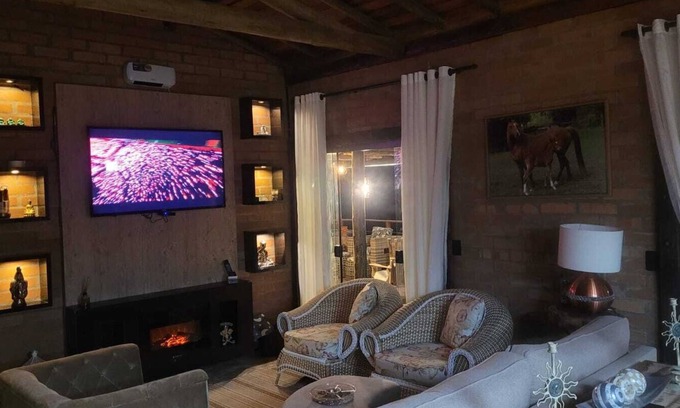 Sao Bento do Sapucai Cottage | Family Holiday Home with Mountain Views.