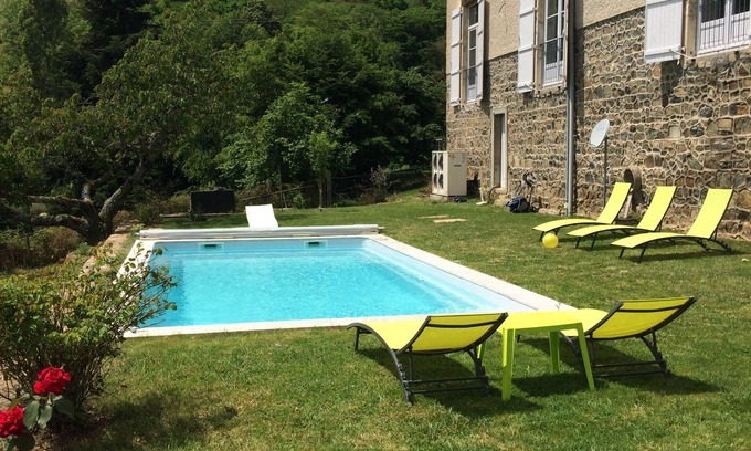 Quincie-en-Beaujolais House | Family house in the heart of the vineyards "lupins"