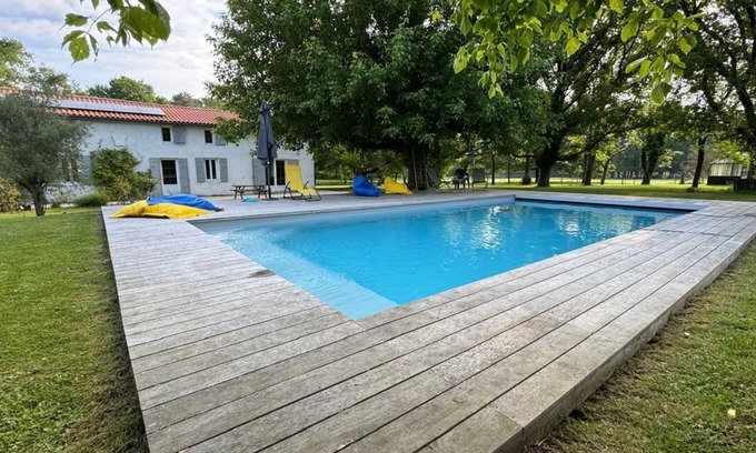 Saint-Vivien-de-Blaye House | Family home with heated pool