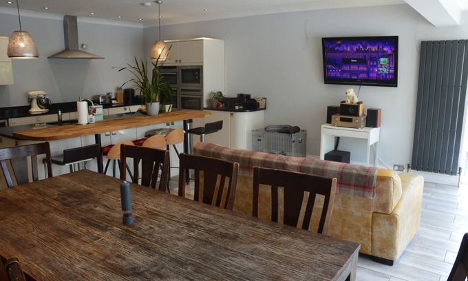 North Stoke House | Family Holiday Home With Swimming Pool & Garden in the South Downs National Park
