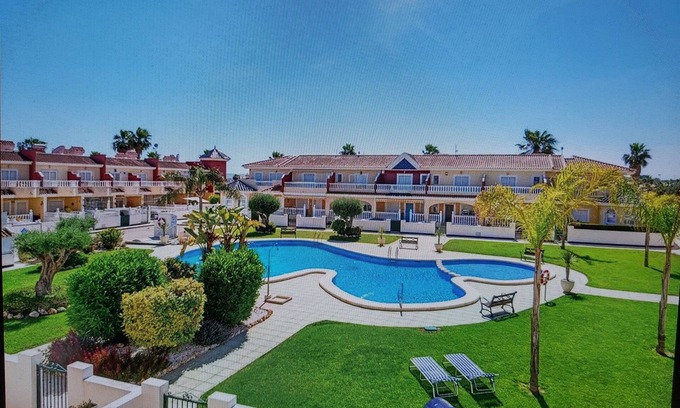 Quesada House | Family holidayhome for 6 persons with poolview near the citycentre of Quesada