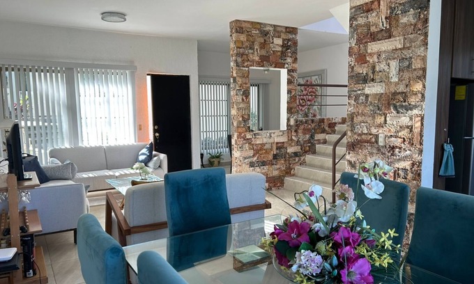 Cuernavaca House | Family home: 2 pools, private gym, parking x2 - 6 min downtown, near venues