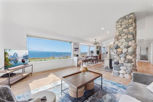 Coupeville House | Family home at Whidbey Island Cliffside Escape and Ocean Views