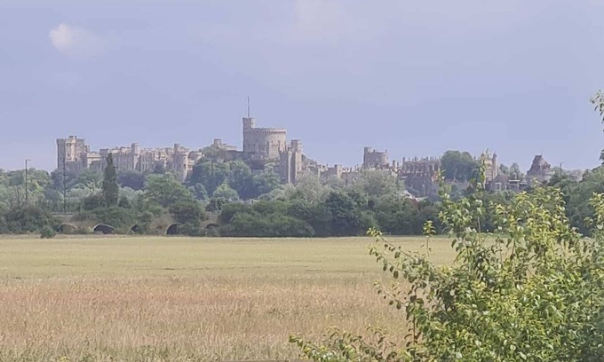 Windsor House | Family Home, beautiful view of Windsor Castle, 5 minute walk to shops and River