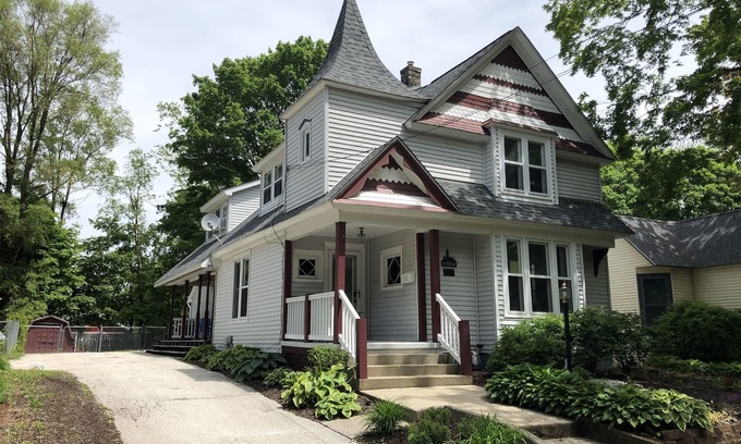 South Haven House | Family Home close to Downtown & Beach!
