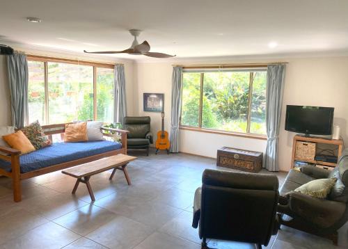 Moruya Heads House | Family home, close to beach and town