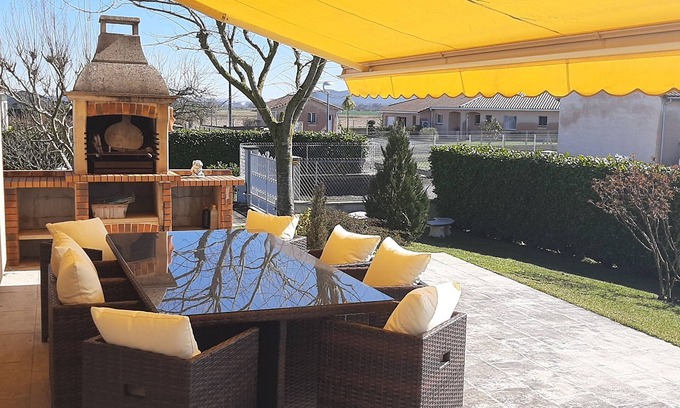 Pointis-de-Riviere House | Family home, view of the Pyrenees