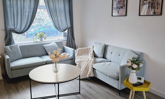 Chatham House | Family home in a quiet location and close to M2 and all routes